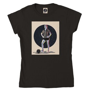 Frauenfussball | Mädchenfussball | Universum | Lithografie | Classic Womens Crewneck T-shirt