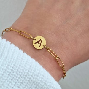 Pulsera con iniciales en acero inoxidable estilo clip, letra deseada personalizable en embalaje de regalo regalo personalizado