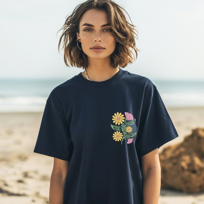 Damen Retro Blumen T-Shirt Sommer Festival T-Shirt Trendy Oversize Shirt mit positivem Spruch Student Geschenkeidee