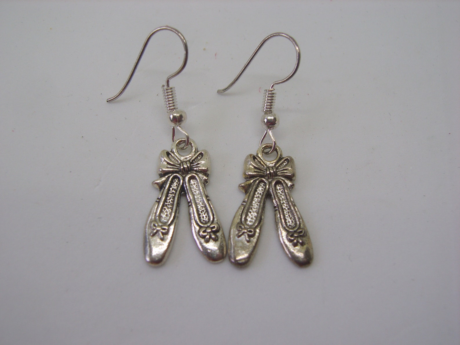 silver plated ballet shoe earrings, ballet shoe earrings, silver plated earrings