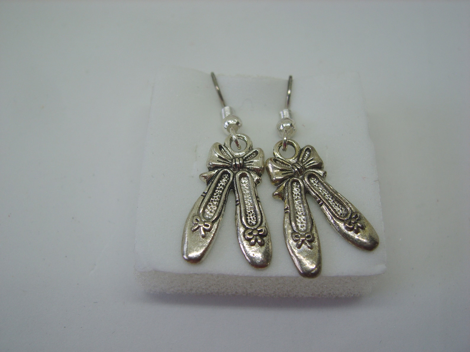 silver plated ballet shoe earrings, ballet shoe earrings, silver plated earrings