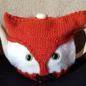 Fox tea cosy 4-6 cup. Tea pot cover . Mothers day. Tea lover. Animal gift.Fox gift. Gift for her.Vegan friendly.Functional decor. Tea gift