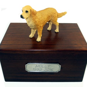Golden Retriever Beautiful Paulownia Medium Personalized Wooden Pet Urns