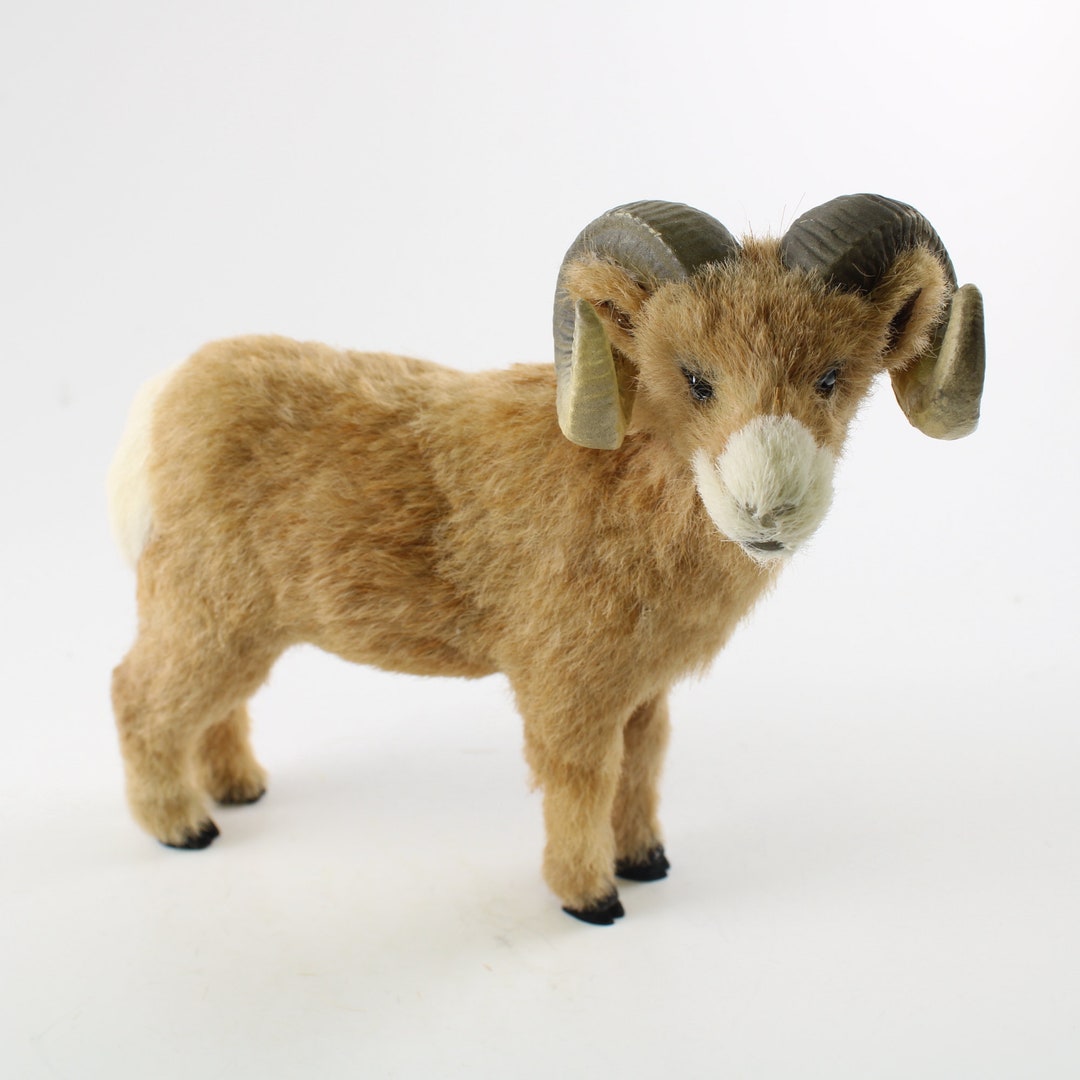Big Horn SHEEP FUR FIGURINE Realistic Handmade Figurine