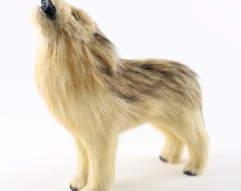 Timber Wolf Sculpture - Etsy