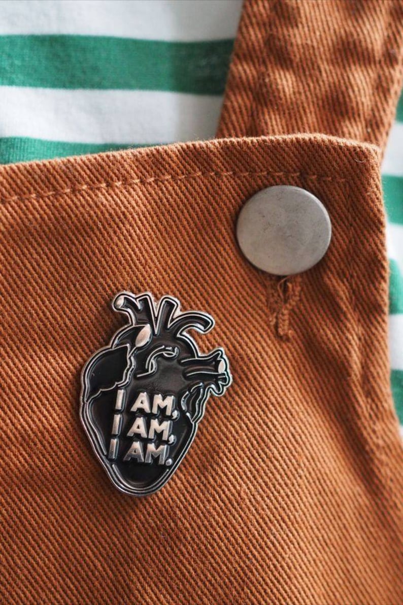 I am, I am, I am enamel pin Inspired by Sylvia Plath, Celebrating Feminism and Empowerment Perfect for Literature and Poetry Lovers Bild 2