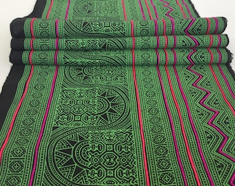 Saldi!!!!!! Tessuto in cotone Hmong, tessuto batik vintage, runner da tavola, tessuto ricamato decorato della tribù delle colline Hmong dalla Thailandia (E3)