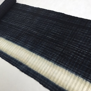 Vente!!!! 1.75 Mètres de long millésime Hmong Chanvre, tissu indigo batik, textile de chanvre vintage, chanvre vintage teint à la main, vieux chanvre, coureur de table (TV2)