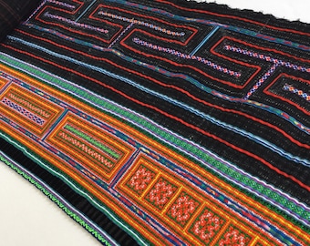 ¡Oferta! Tela batik índigo de algodón Hmong de 1,95 metros de largo, textiles de algodón vintage, camino de mesa de algodón índigo, falda Hmong de Tailandia (C3)