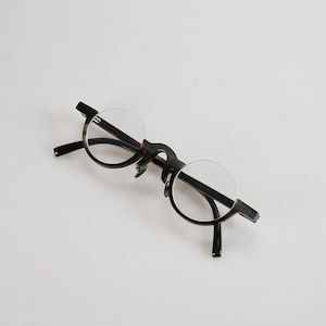 Lunettes de soleil rondes classiques faites à la main en corne naturelle véritable avec demi-cercle, montures avec plaquettes de nez - Hommes - Femmes - 100 % Corne véritable