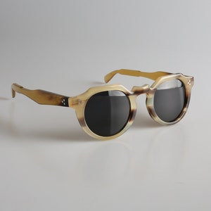 Montures de lunettes ovales rayées faites à la main en corne naturelle véritable - - Rivets en acier inoxydable - Hommes - Femmes - 100% corne véritable
