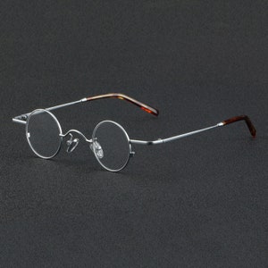 Retro Japanese style Lightweight Small Round Titanium Glasses Different Colors Prescription lenses Mens Glasses Retro Silver