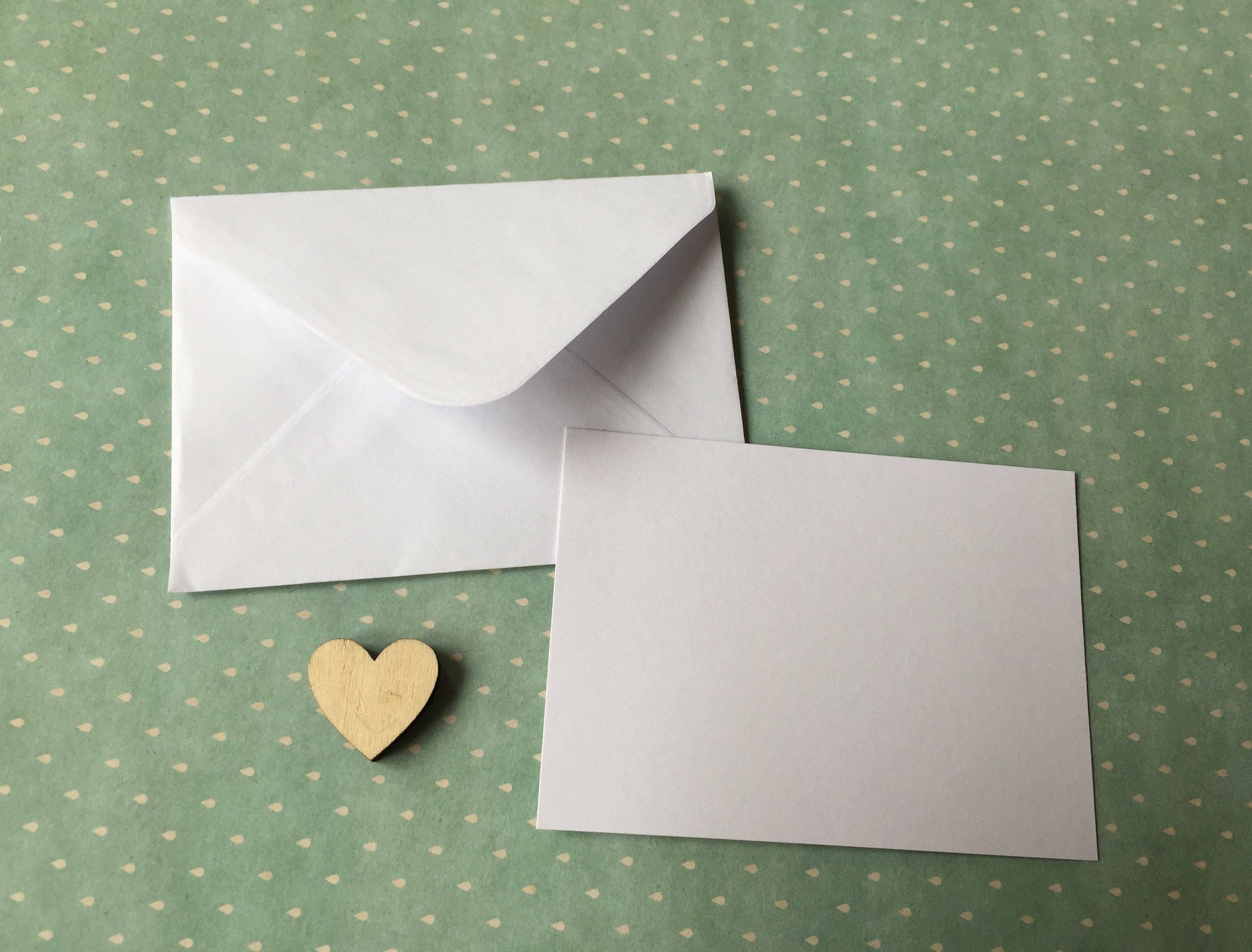 CARTE (+enveloppe blanche) - 3 petites robes – leaubleue