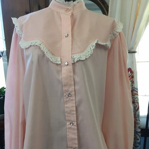 Vintage Karmin Pink White Crocheted Lace Western Long Sleeves Shirt/Blouse Small/Med