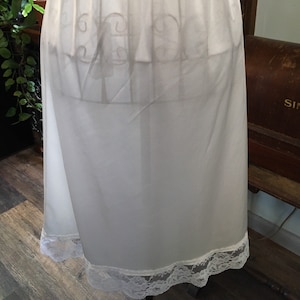 Vintage Antron iii Sliperfection White Half Skirt Slip 25&quot; Long