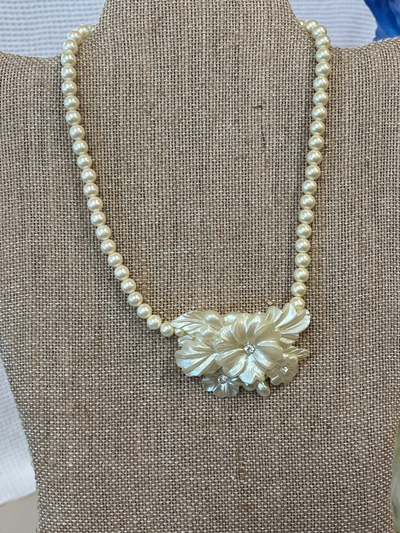 Vintage Celluloid Rhinestone Faux Pearl Flower Ch… - image 5