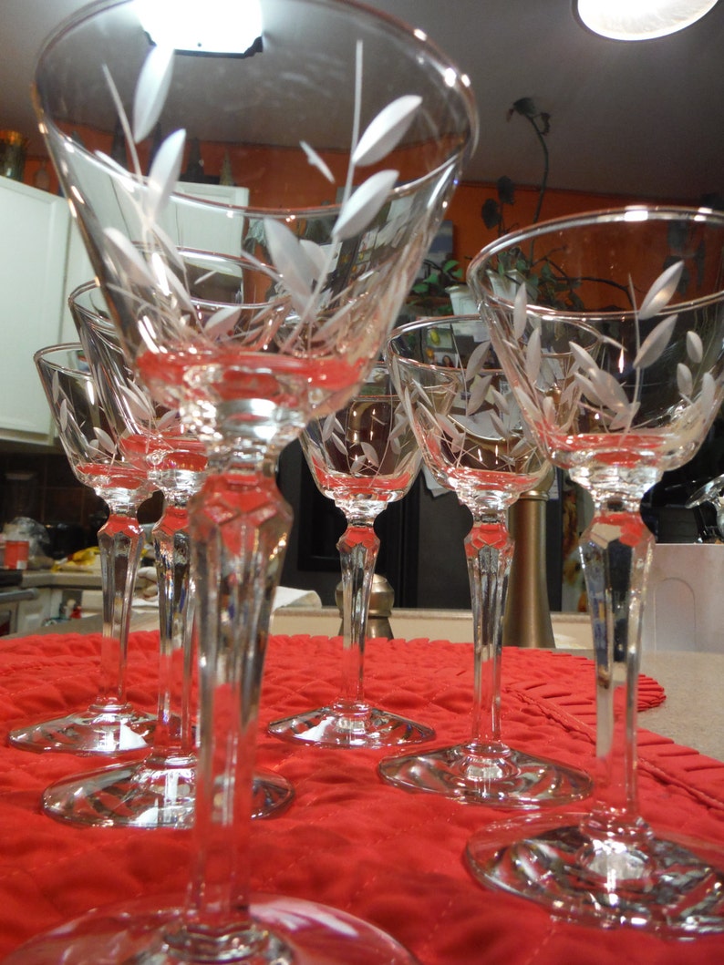Vintage Priscilla by Libbey Crystal Set of 6 Beverage Wine Glasses with Prism Stems /& Etched Leaf Design