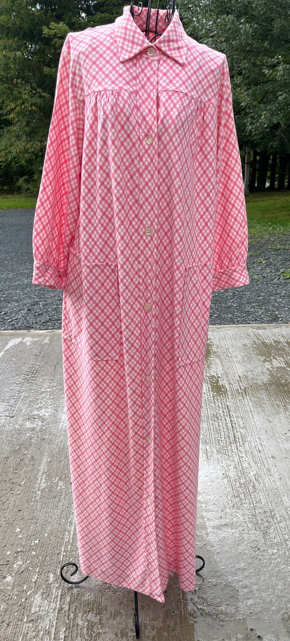 Vintage long pink white Gem