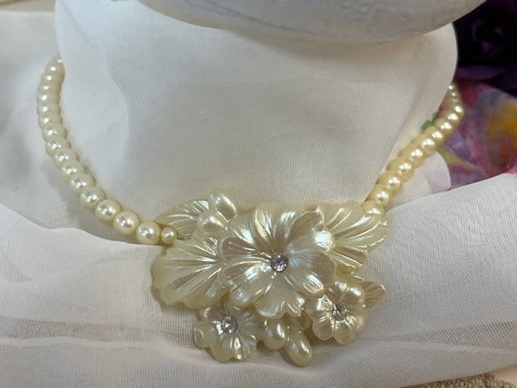 Vintage Celluloid Rhinestone Faux Pearl Flower Ch… - image 3