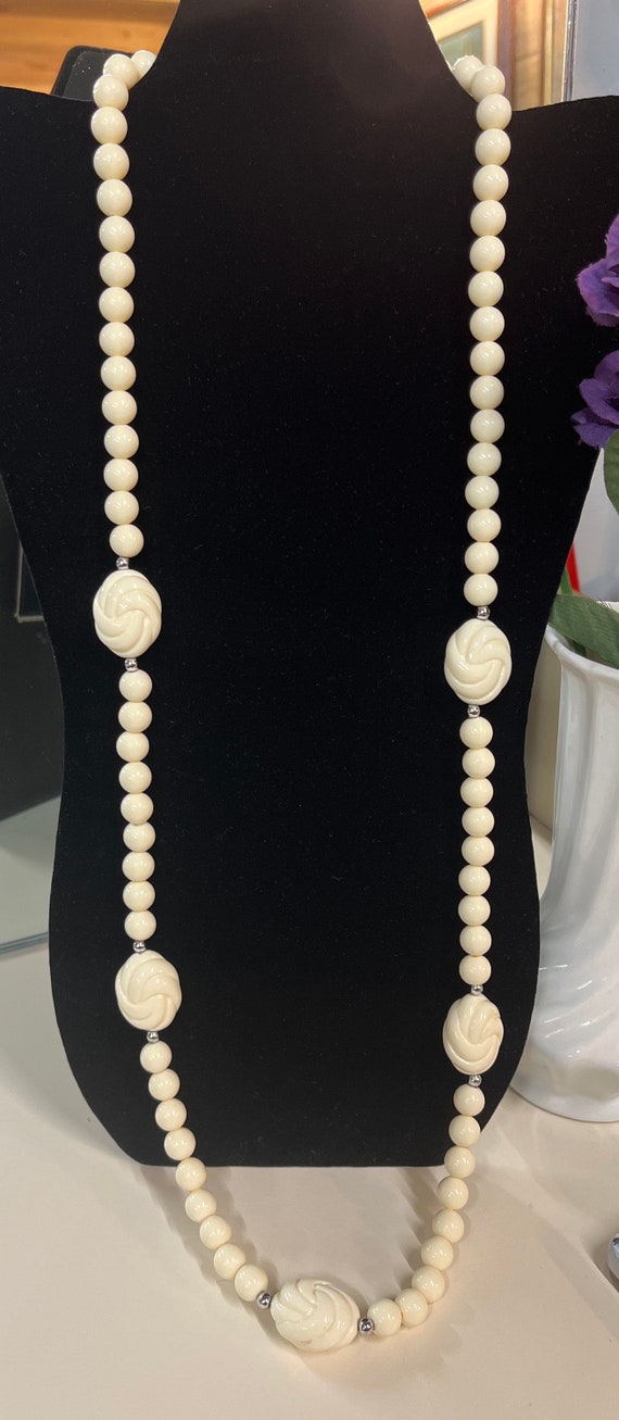 Vintage Cream Carved Lucite Long Bead Necklace Be… - image 2