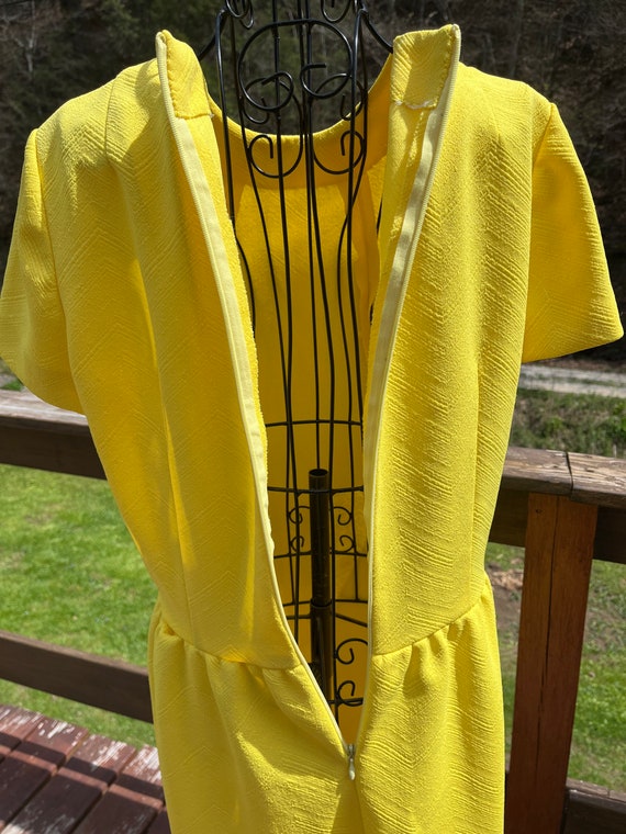 Vintage Yellow Shift Dress Short Sleeves Summer D… - image 6