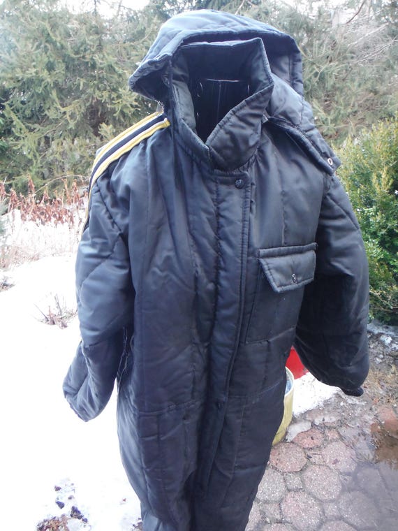 1970's Women's or Men's Golden Fleece Black Snowm