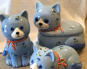 Vintage Country Cat Family Table Set, Sugar, Salt & Pepper, Blue