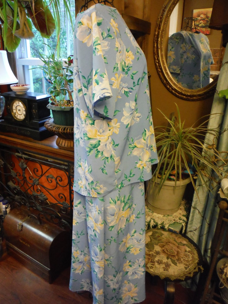 Jaclyn Smith Polyester Blue,Yellow,Green Flower skirt set