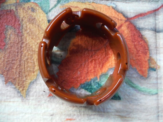 Vintage Bakelite Brown Linked Bracelet - image 4