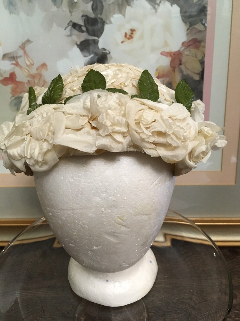 Vintage 1950s White Floral Fascinator Wedding Formal Silk Flowers image 2