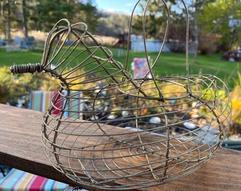 Vintage Storage Basket Wire Chicken Basket Farmhouse Kitchen Decor Egg Basket Easter Basket