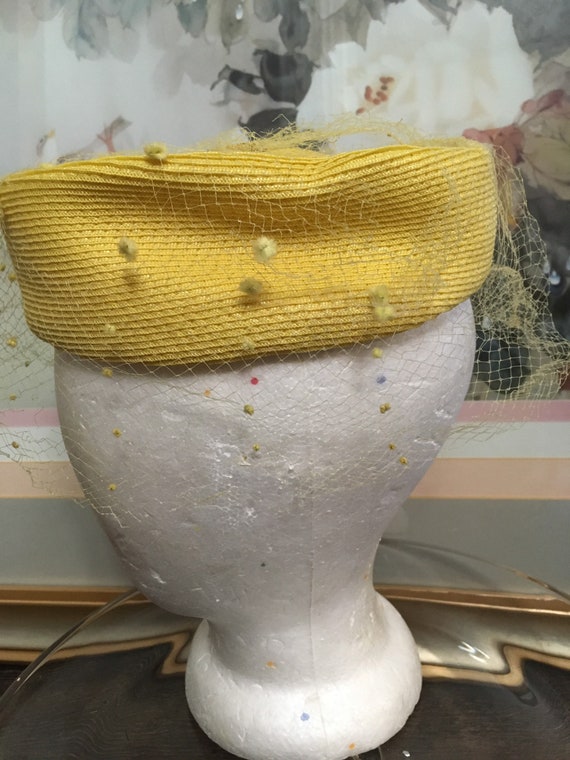 Vintage 1950 Yellow Pillbox Hat Small Hat - image 4