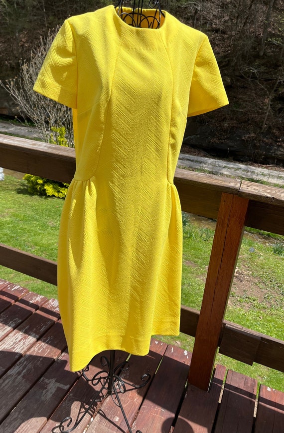 Vintage Yellow Shift Dress Short Sleeves Summer D… - image 1