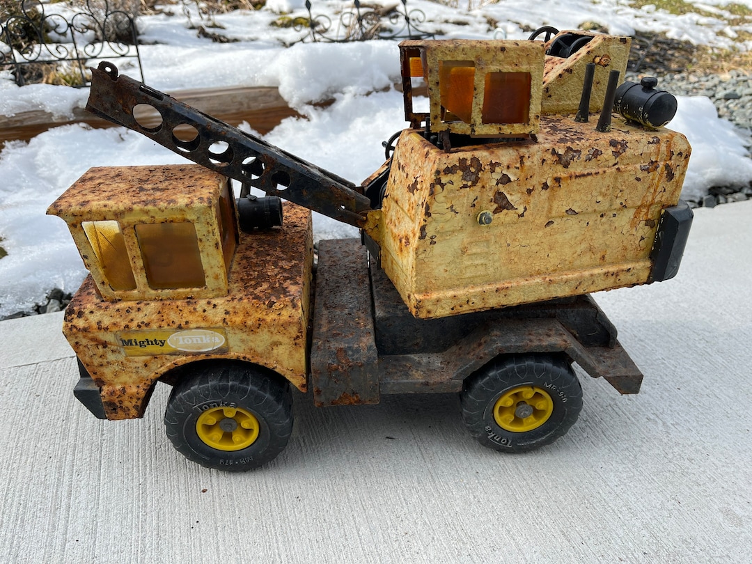 Vintage Mighty Tonka Clam Shell Crane 1969 Rustic