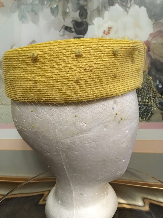 Vintage 1950 Yellow Pillbox Hat Small Hat - image 2