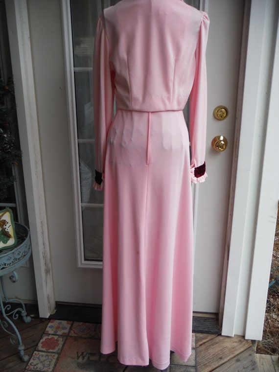 Vintage 1960's Pink with Burgundy Velvet accented… - image 3