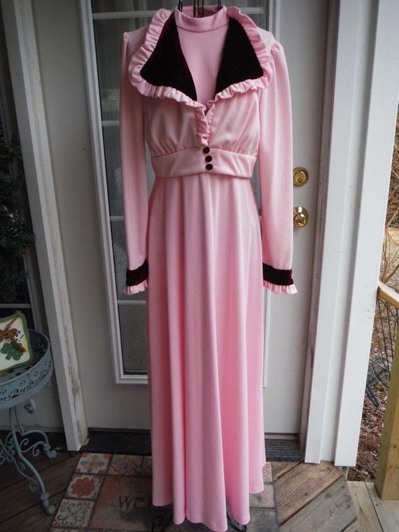 Vintage 1960's Pink with Burgundy Velvet accented… - image 1