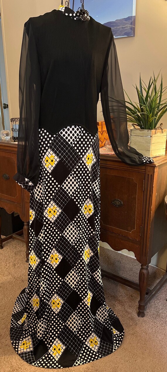 Vintage 1960 Black, White and Yellow Polyester Kn… - image 2