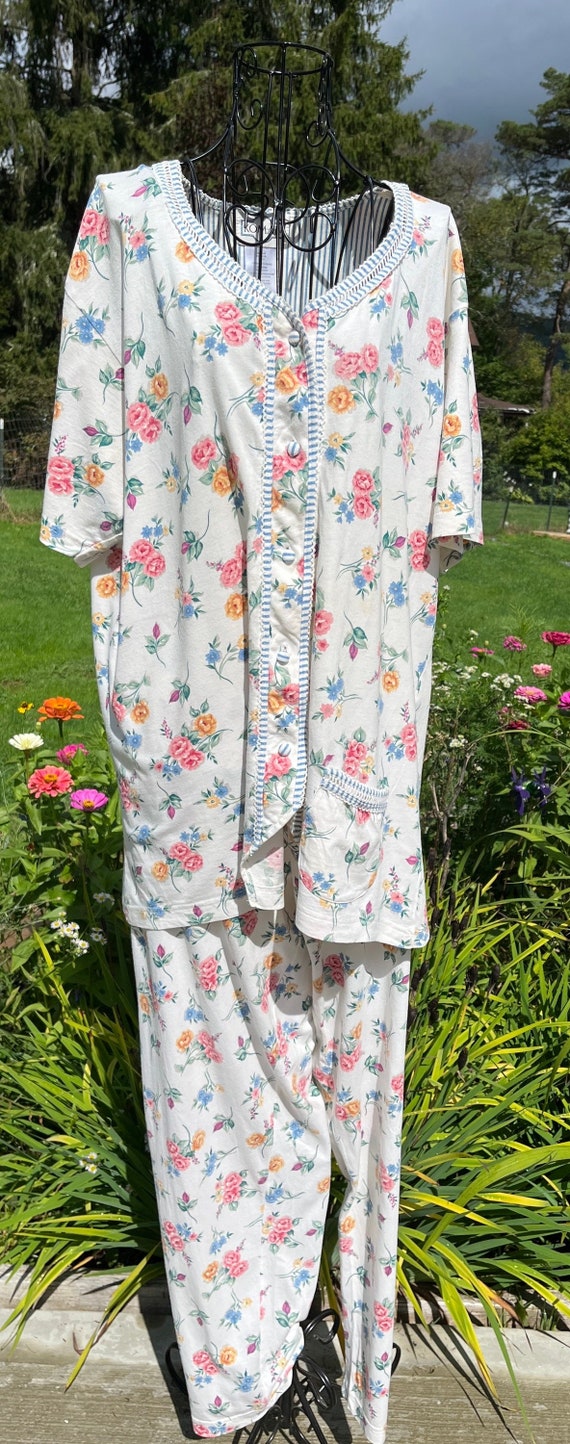 Vintage Floral Pajama Set Short Sleeves Blue Trim… - image 1