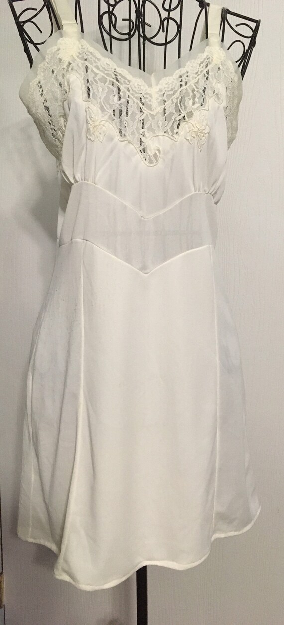 Vintage 60’s White Nylon Dress Slip 34 - image 2