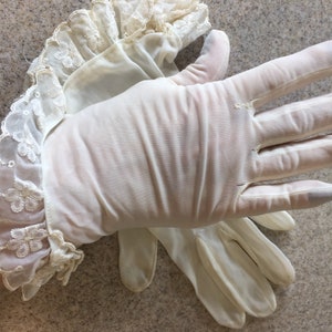 Vintage Nylon Womens Dress Off White Gloves, Size 6