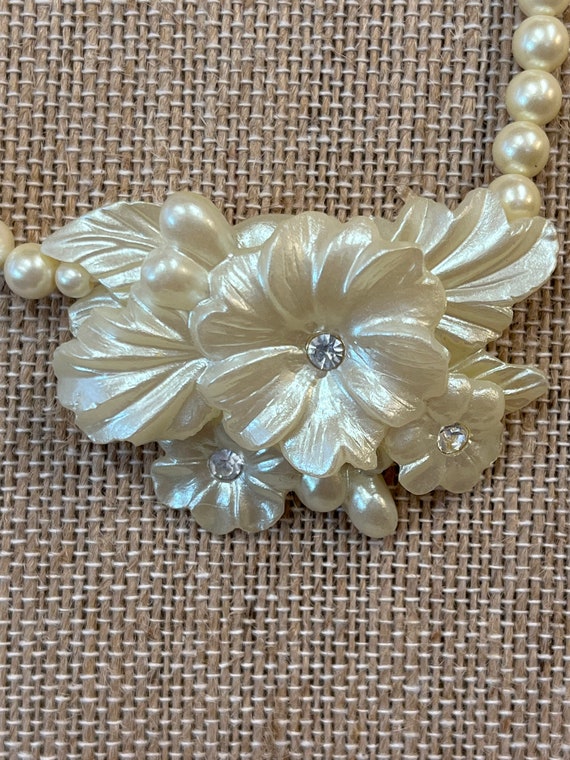 Vintage Celluloid Rhinestone Faux Pearl Flower Ch… - image 6