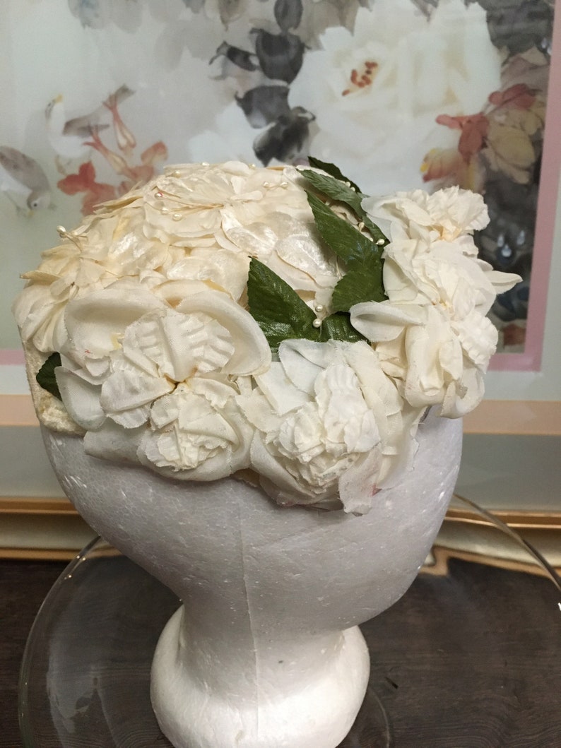 Vintage 1950s White Floral Fascinator Wedding Formal Silk Flowers image 5