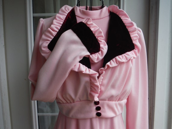 Vintage 1960's Pink with Burgundy Velvet accented… - image 4