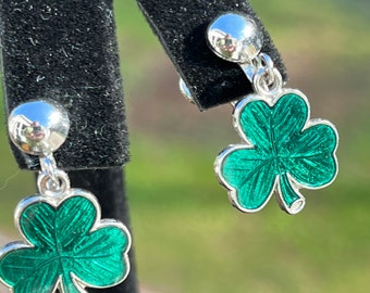 Vintage Shamrocks Clover St Patrick’s Day Screw backs Dangle Earrings
