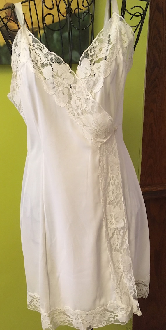 Vintage Aldenaire White Wrap Style Dress Slip 34 N