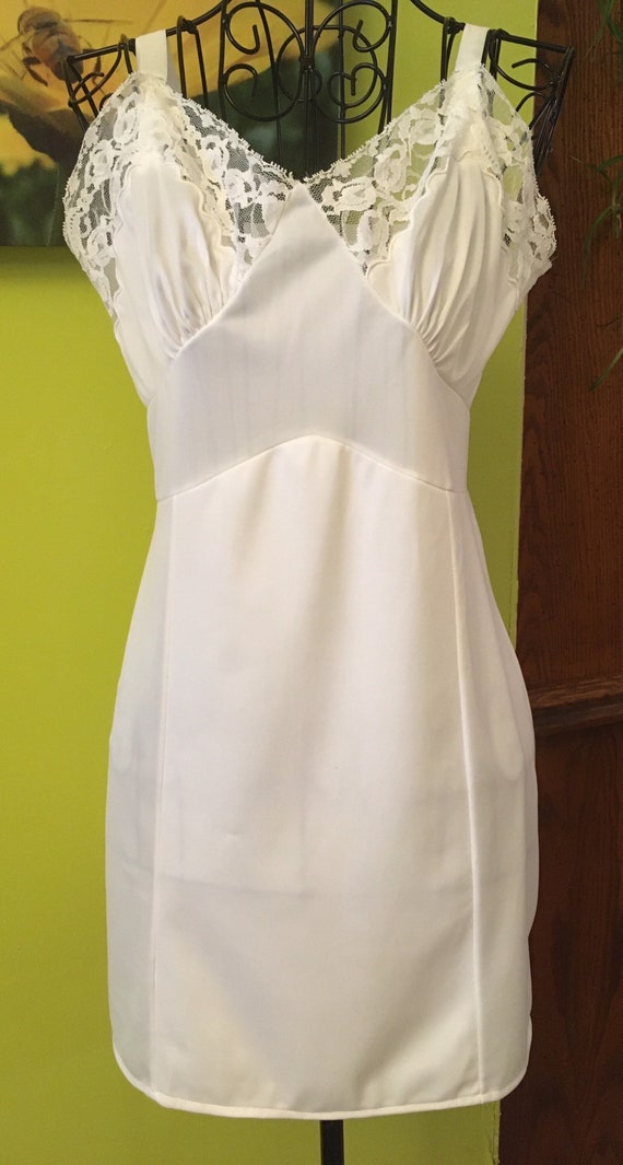 Vintage 60’s Movie Star Full Dress Slip 34 Average