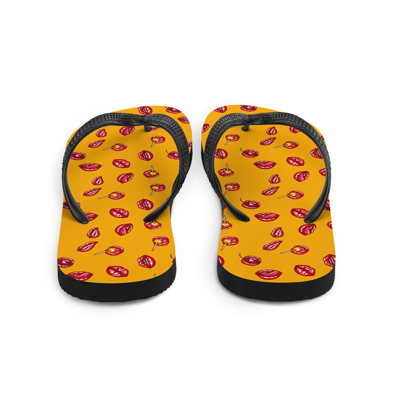 Flip flops with pop art lips pattern Toe post sandals