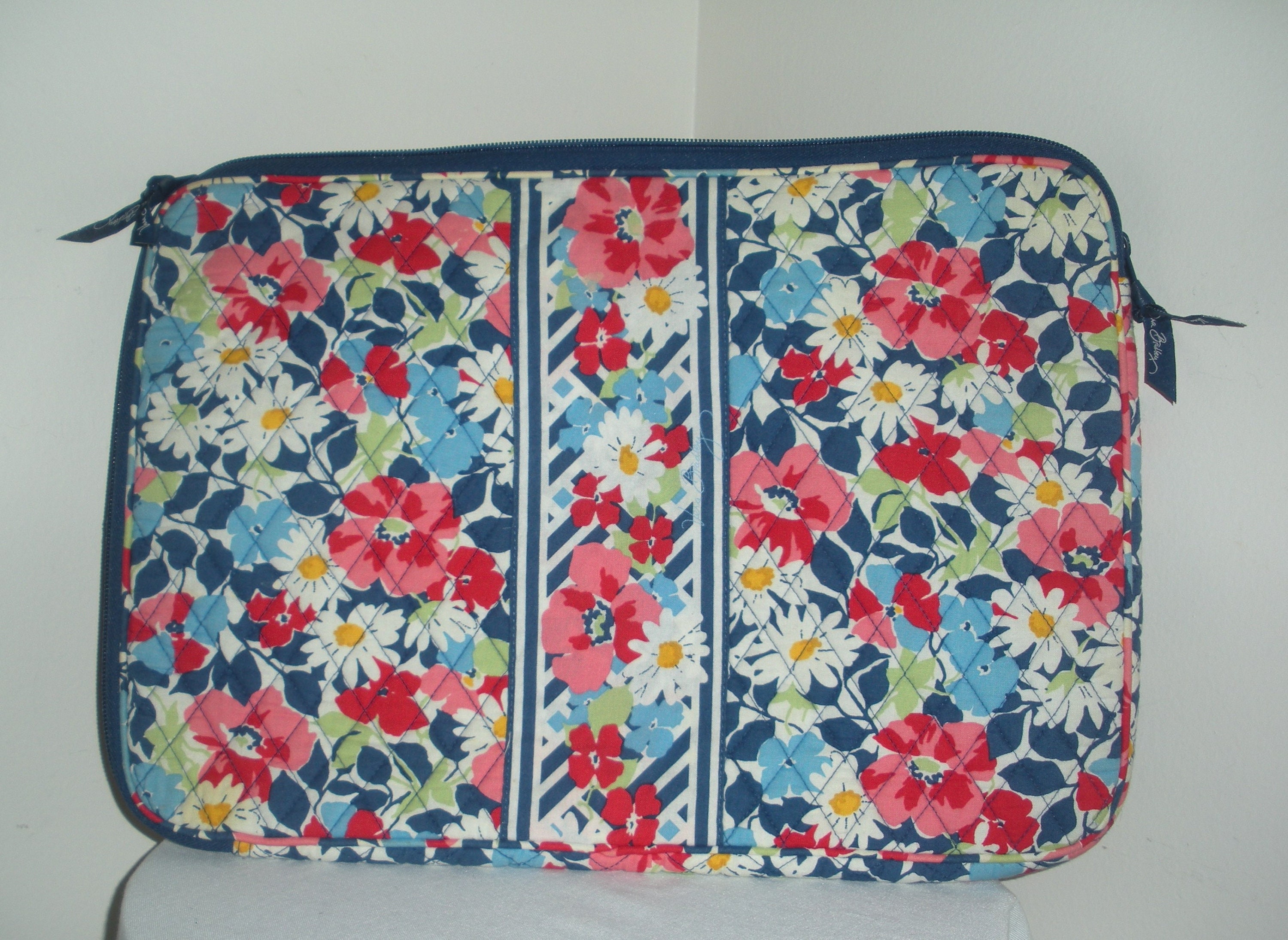 Vera Bradley Laptop Bag Case Floral Blue Pink White Fabric  Vera Bradley laptop case!!! Offers accepted main image 0