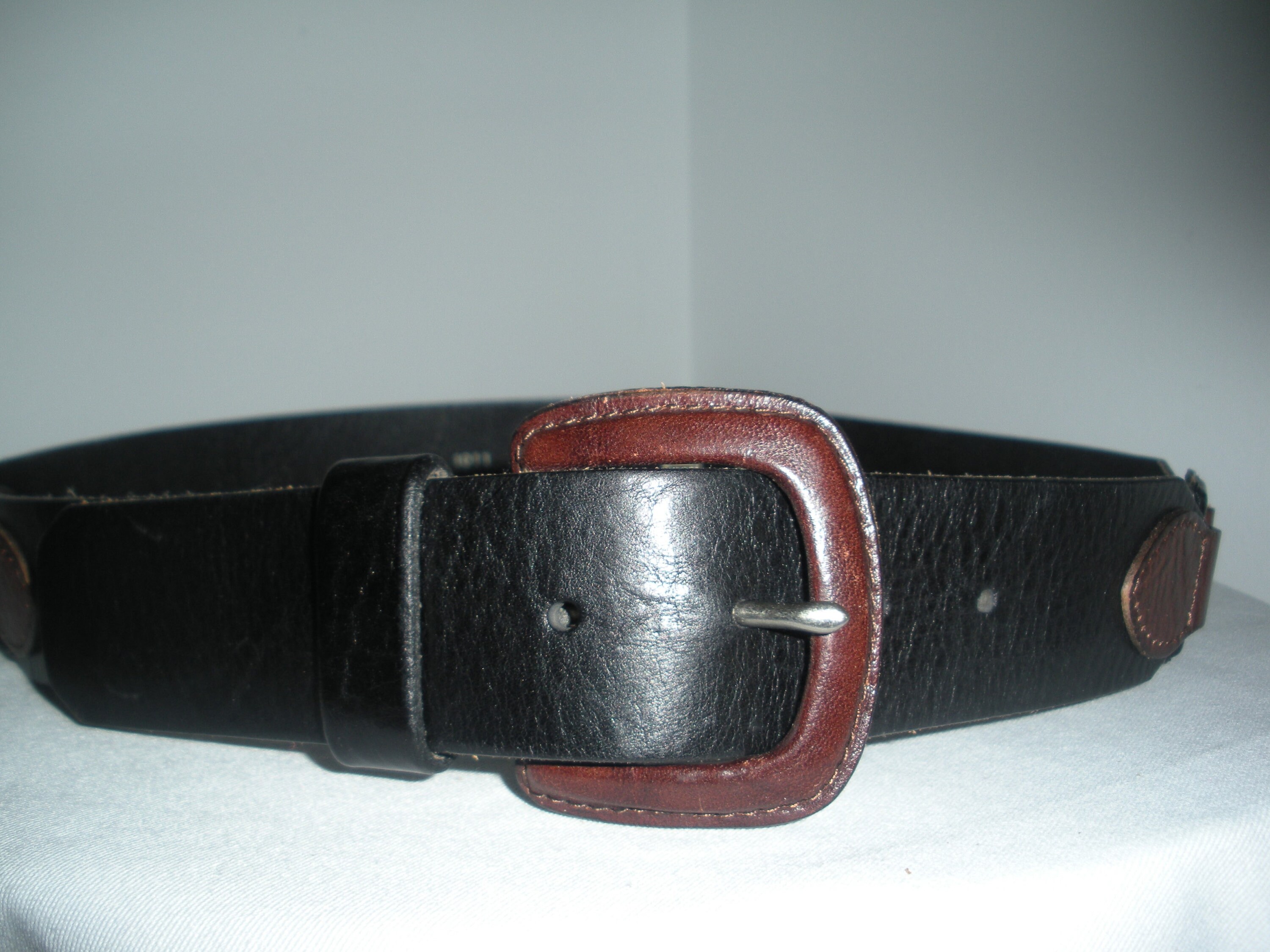 Black and Brown Belt Size Medium Fossil Two Tone Belt  display picture 1